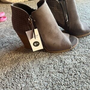Women's Suede Ankle Boots - Taupe